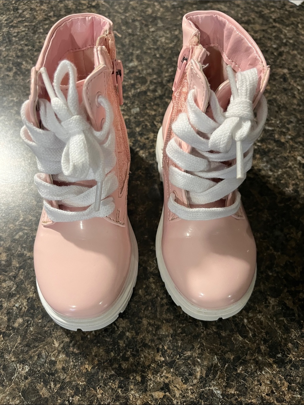 DKNY Pink Patent Lace-Up Kids Ankle Boots with Side Zip